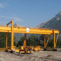 青島起重、起重機(jī)械、起重機(jī)、MH電動(dòng)葫蘆門式起重機(jī)